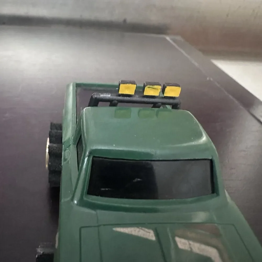 Schaper Stomper 4x4 Toyota SR5 Green Pickup Truck Works